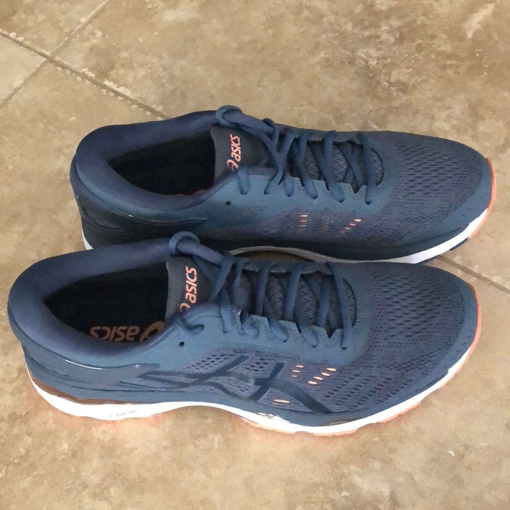 ASICS Women’s Gel-Kayano 24 Running Shoes SZ US 10